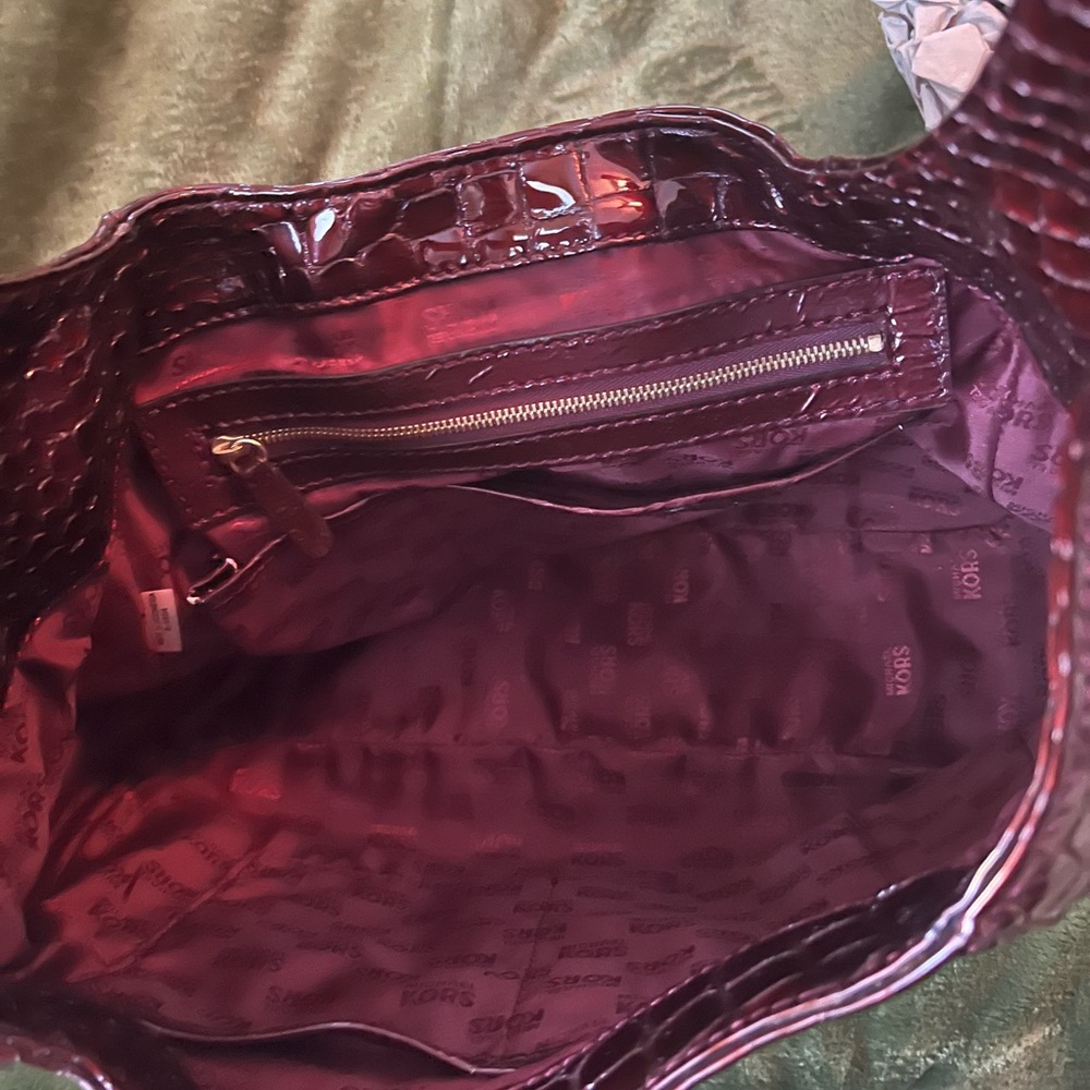 Croc-Embossed Burgundy Handbag - Picture 8 of 8